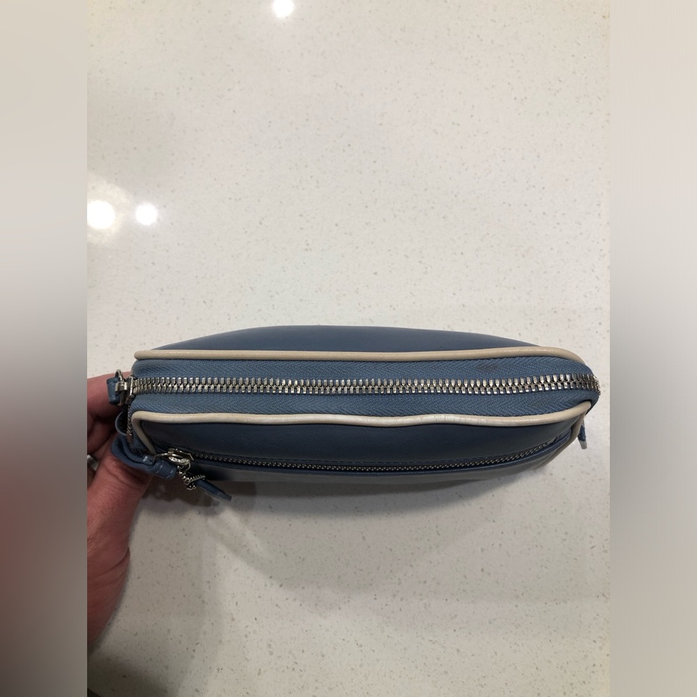 Coach Soft Cosmetic Bag Legacy Blue Leather Zip mini hangtag Excellent Condition - Picture 3 of 10